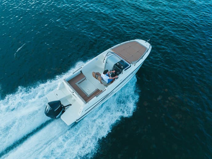 Quicksilver Active 755 sundeck