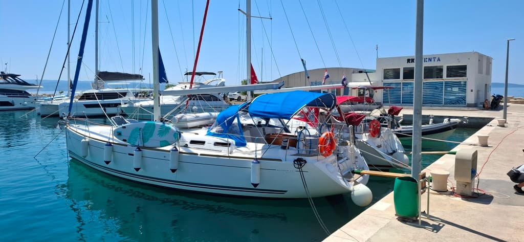 Hauraki (refit: 2025, new engine and solar panels)