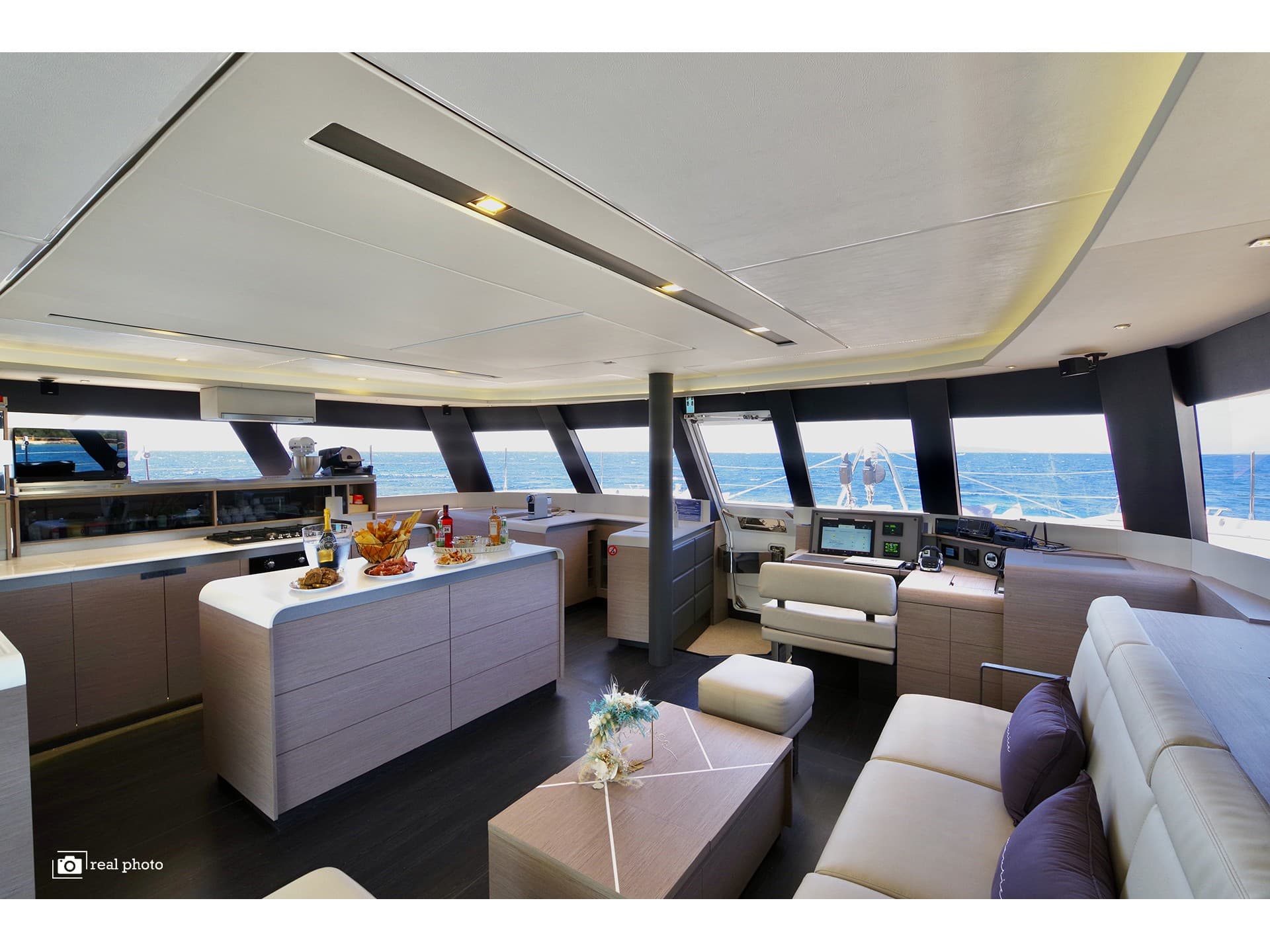 Maurice - Luxury Catamaran, A/C, Generator, Water maker