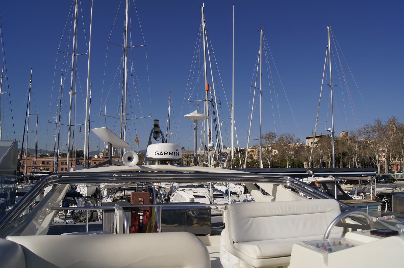 Tres Sirenas