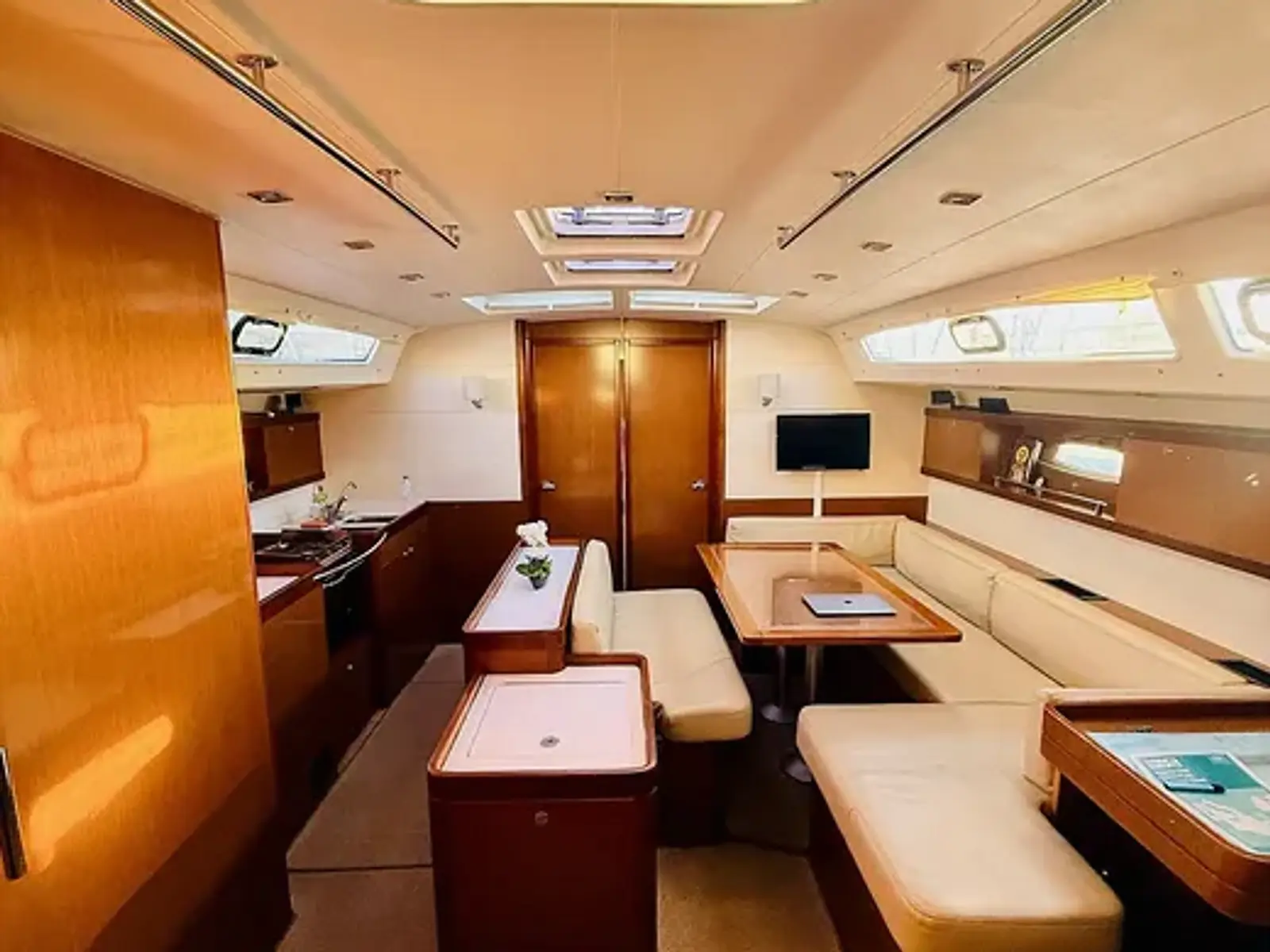 Beneteau Oceanis 50 Family