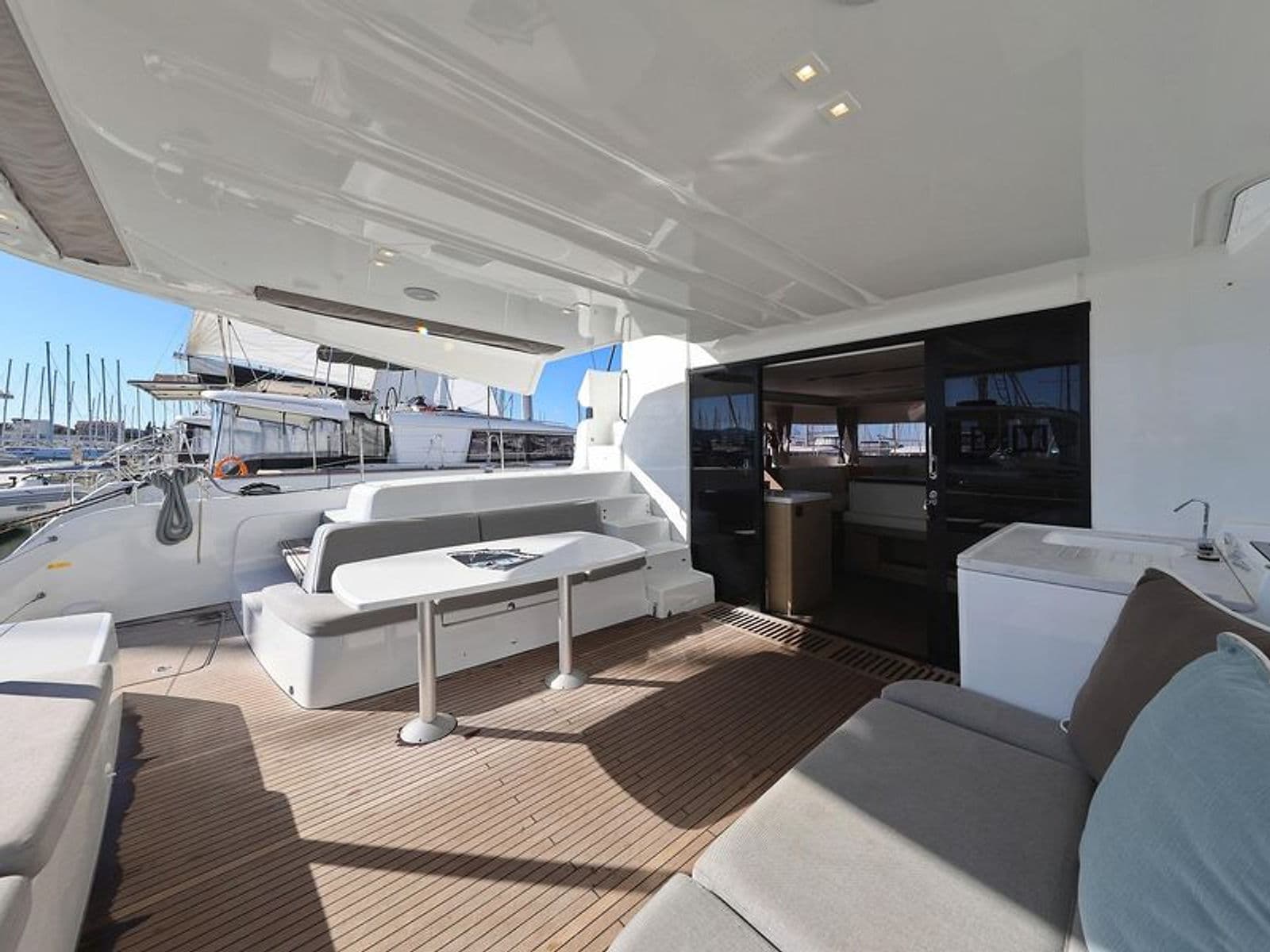 Lagoon 51