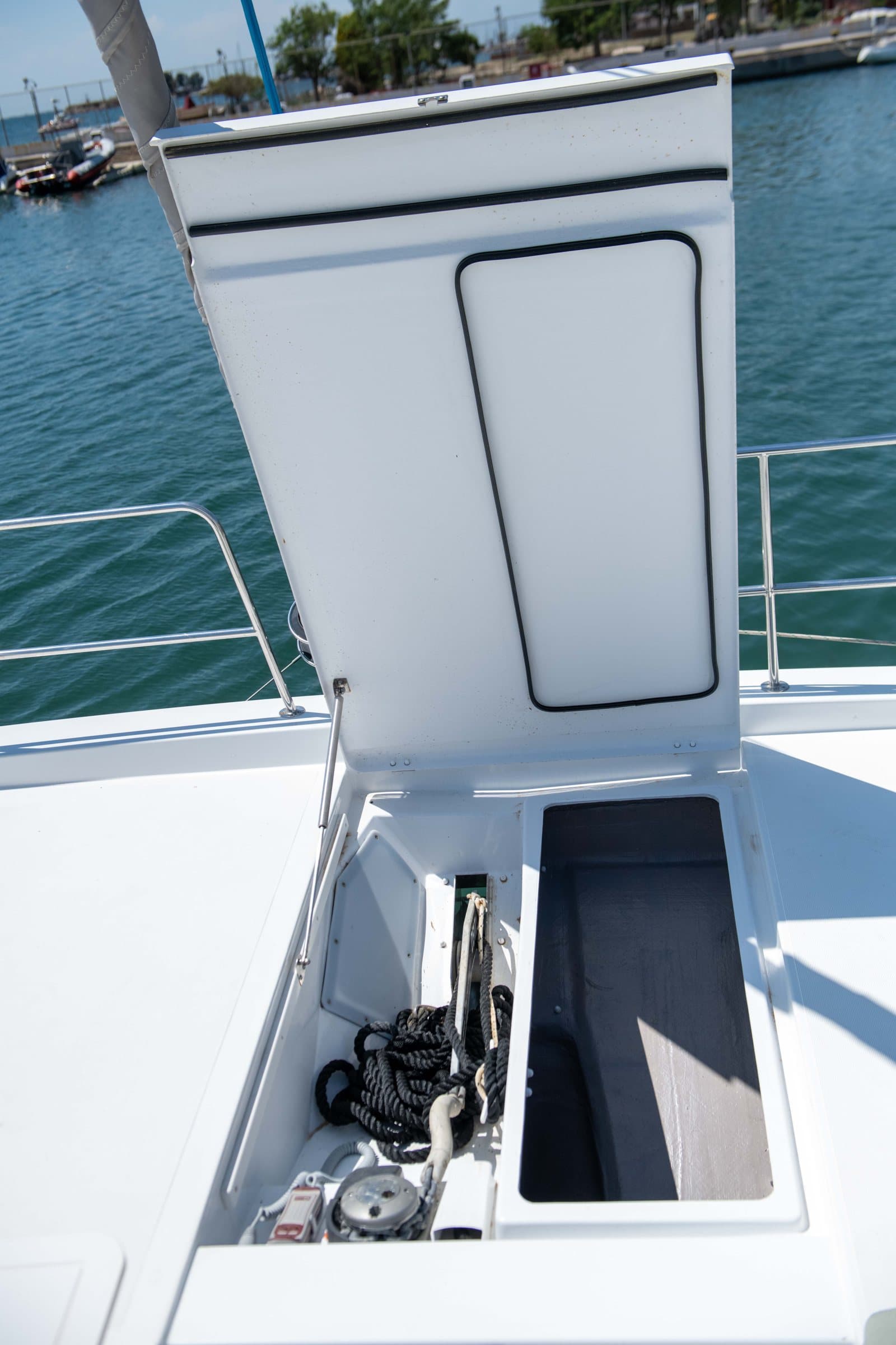 Ela Thalassa III