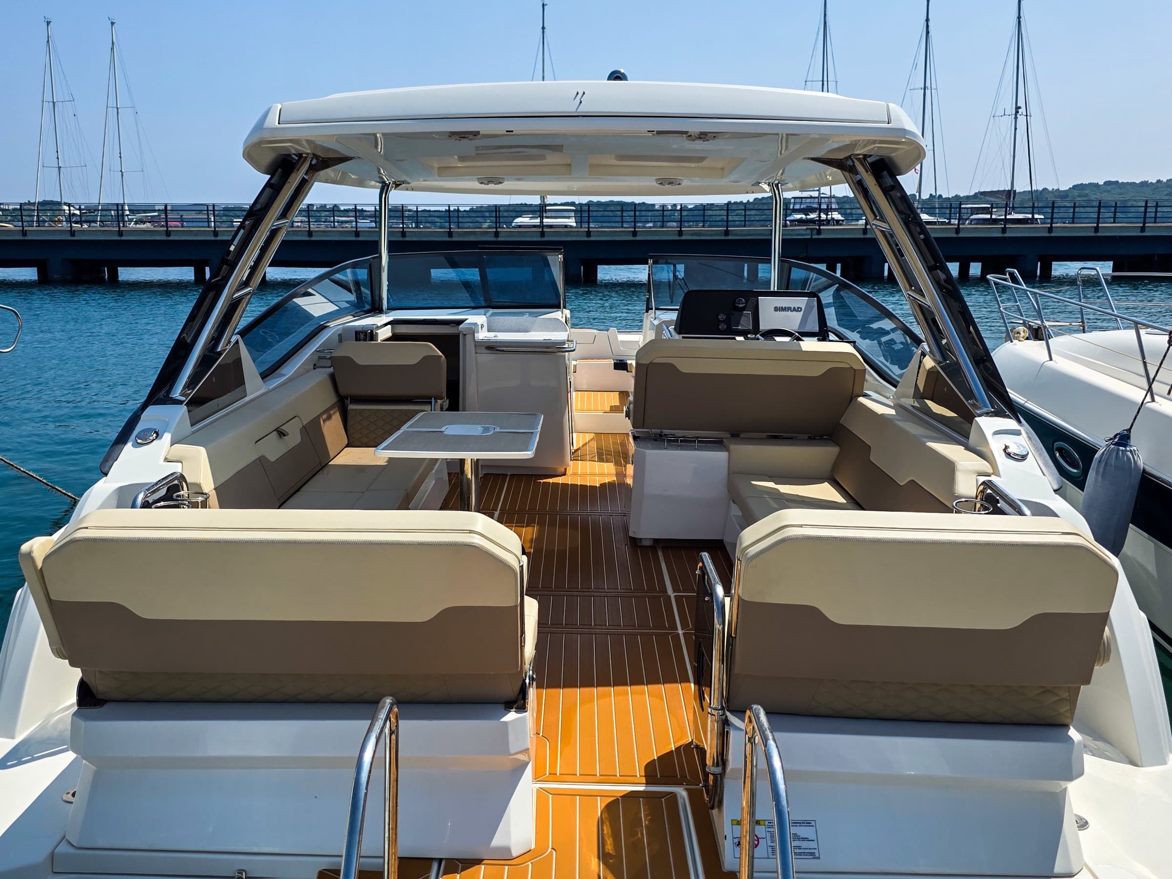 Aquila 32