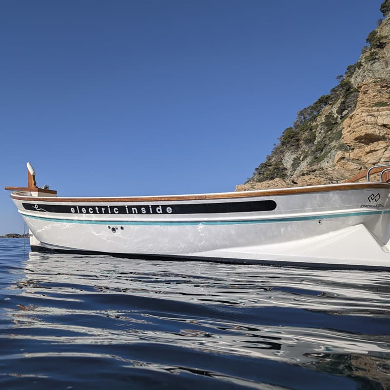 Llaüt Elèctrica 700