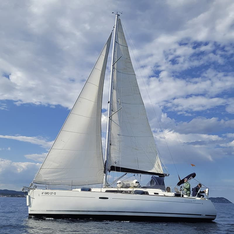 Oceanis 37