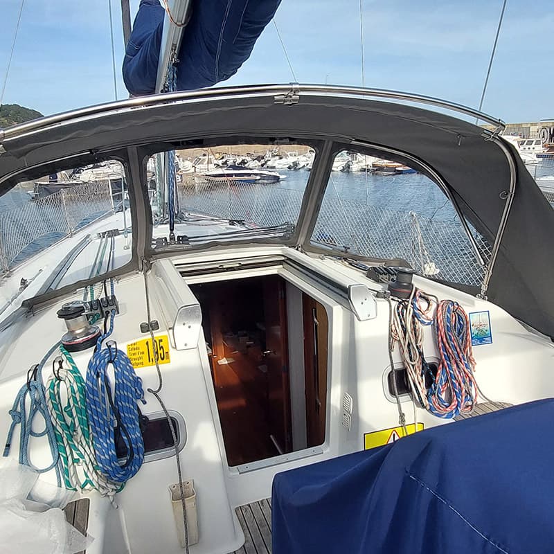 Oceanis 37
