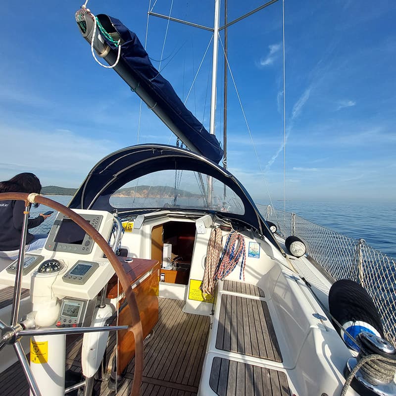 Oceanis 37