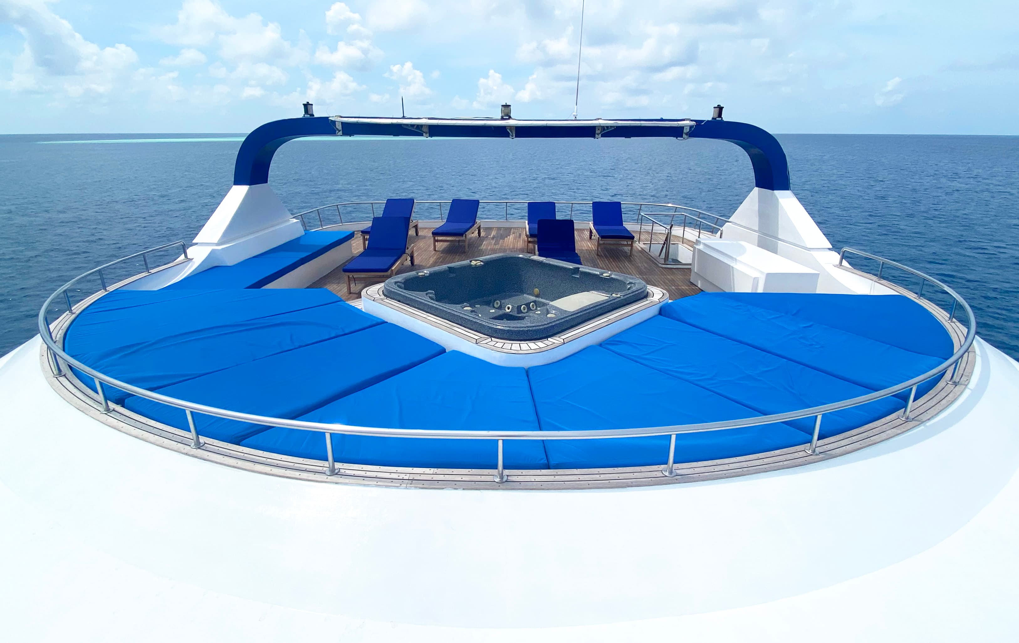 M/Y Honors Legacy
