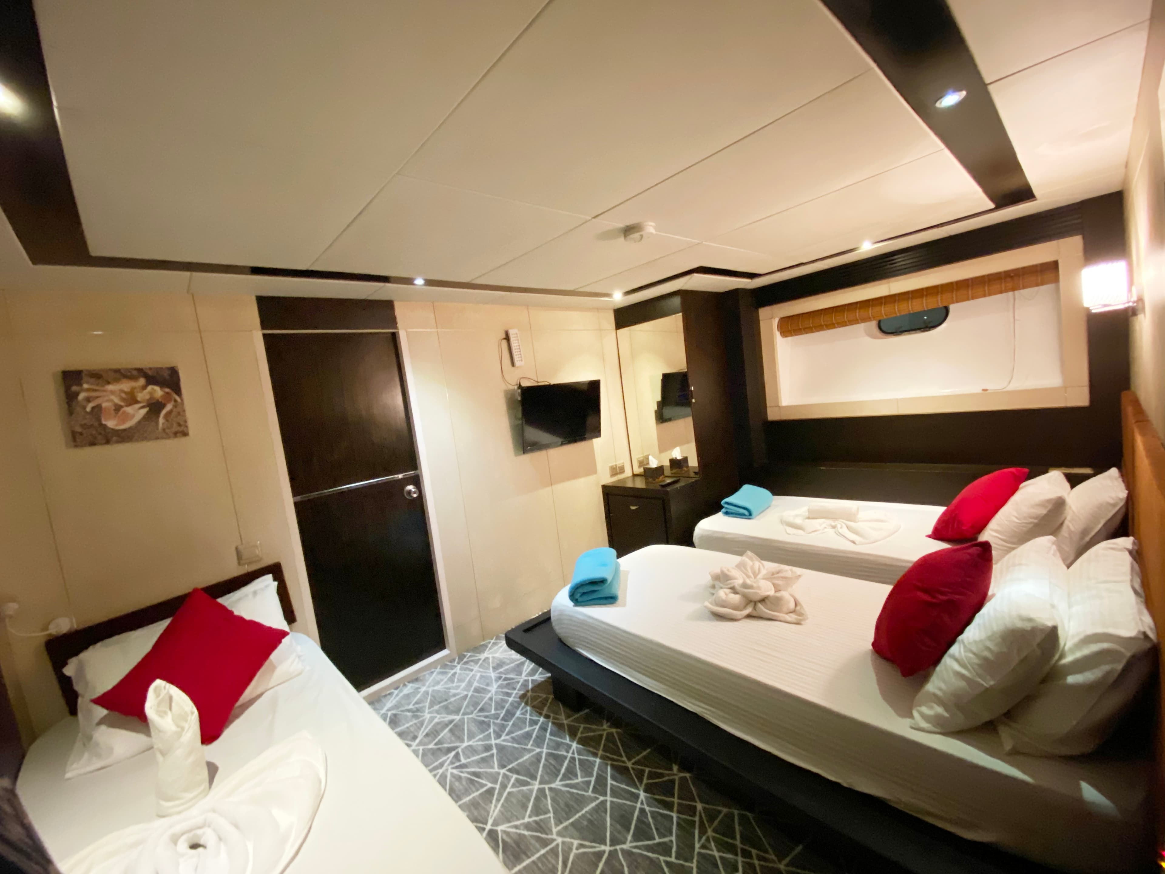 M/Y Honors Legacy