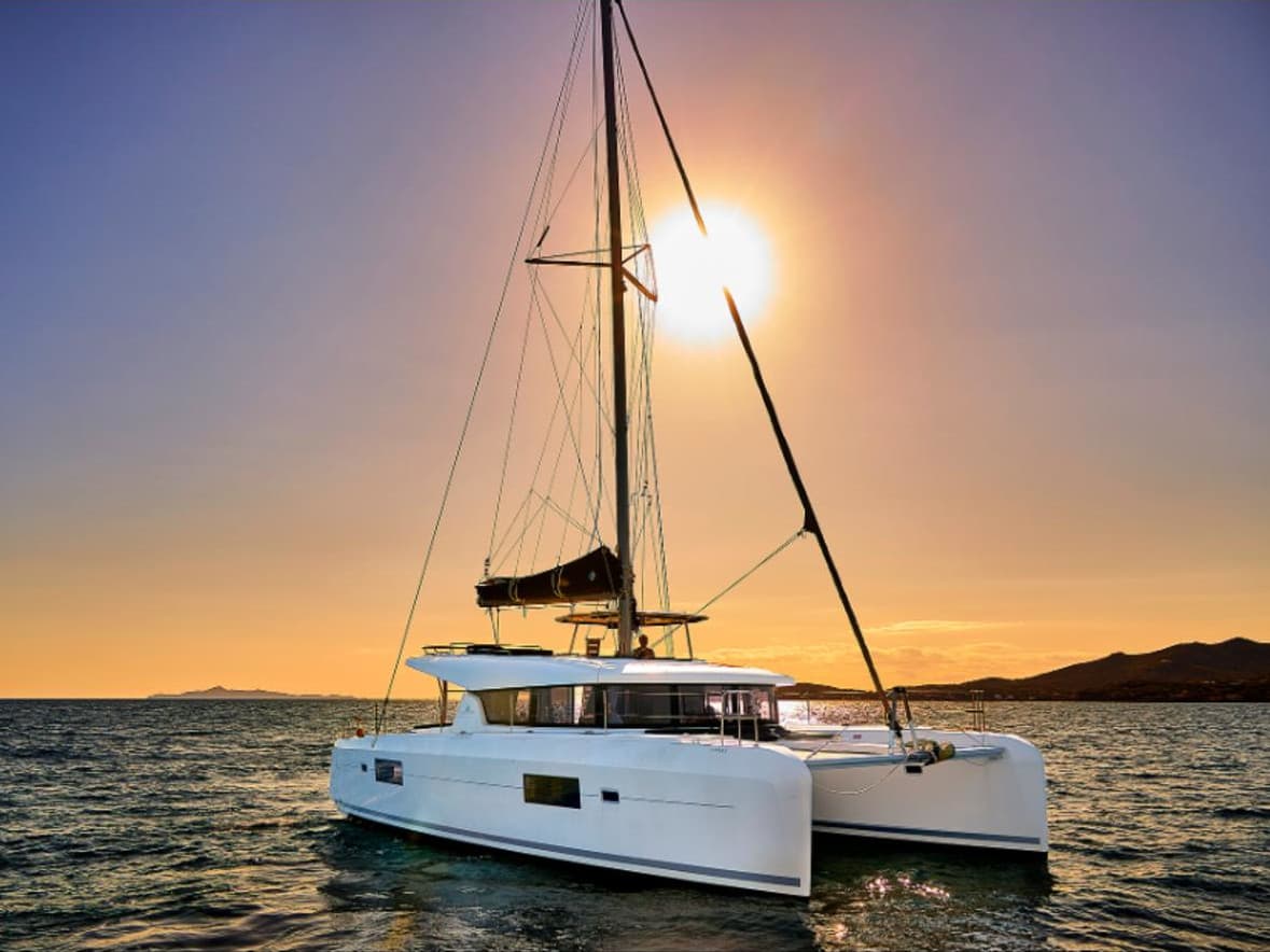 ALBERTINA 2025 refit - A/C , Generator , Solar , Electric winch, remote control gangway