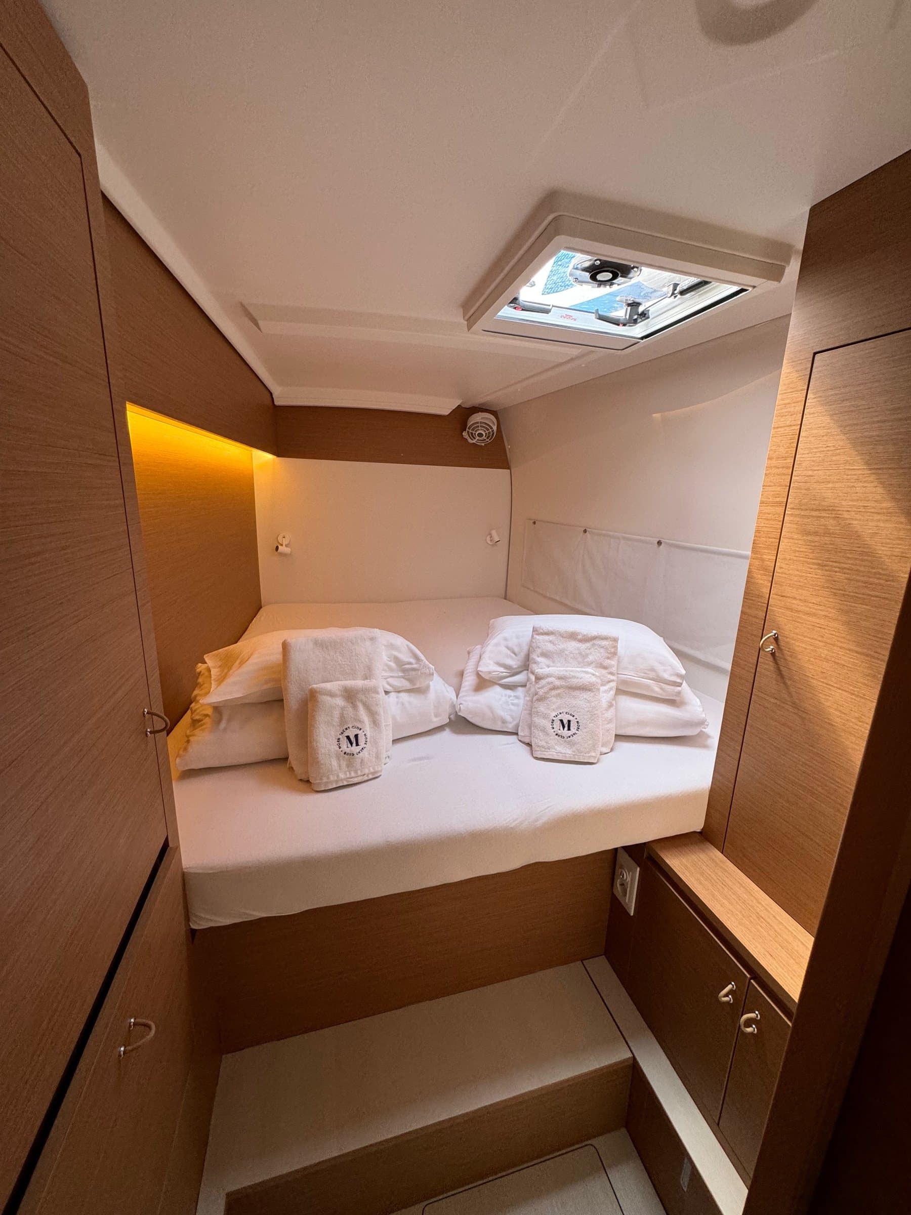 WHITE IVY