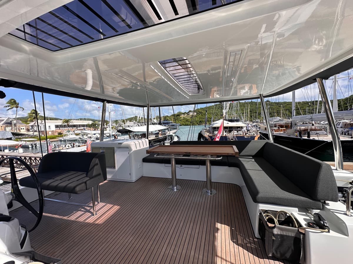 Maui- FIRST CLASS