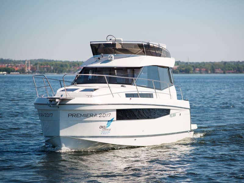 Platinum 989 Flybridge (Premiera)