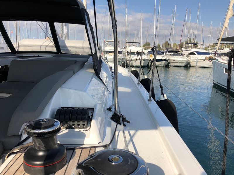 Salt Water (A/C - Generator - Inverter - 12 pax)