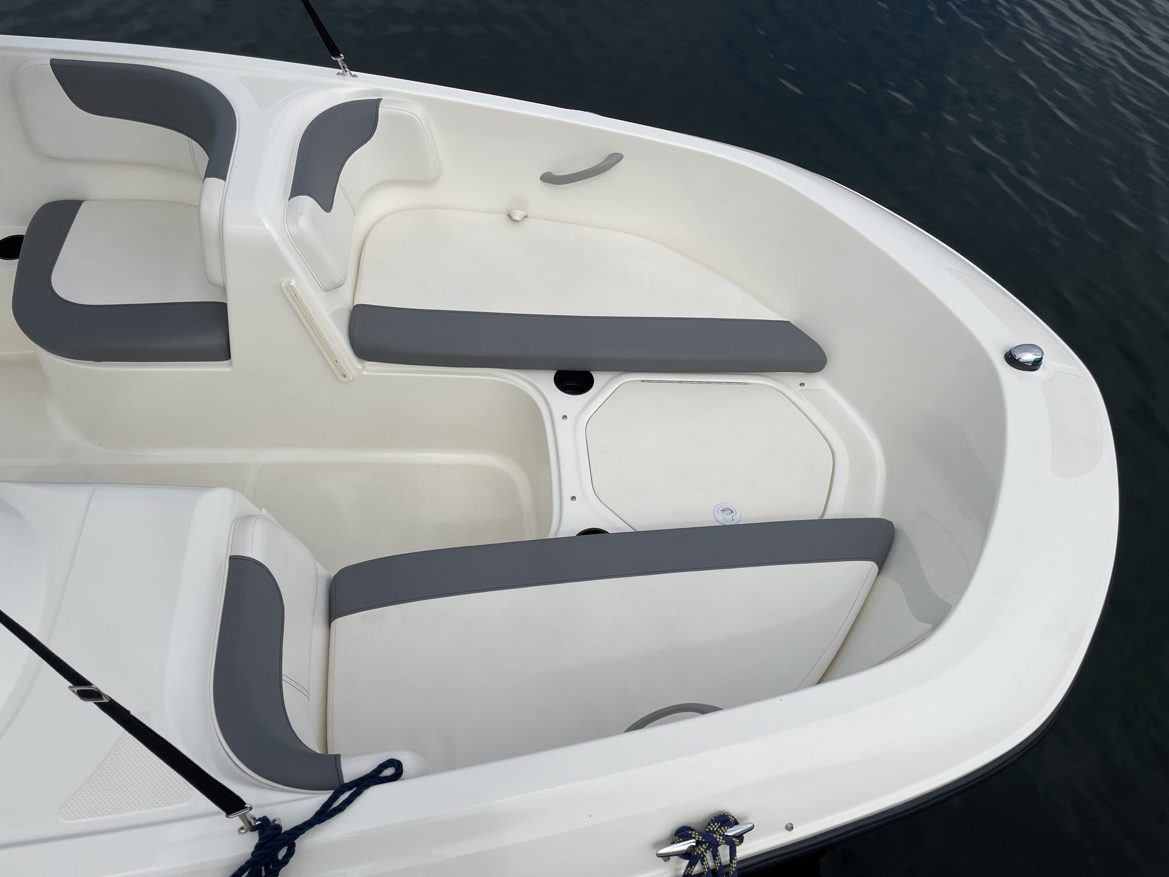 Bayliner E16