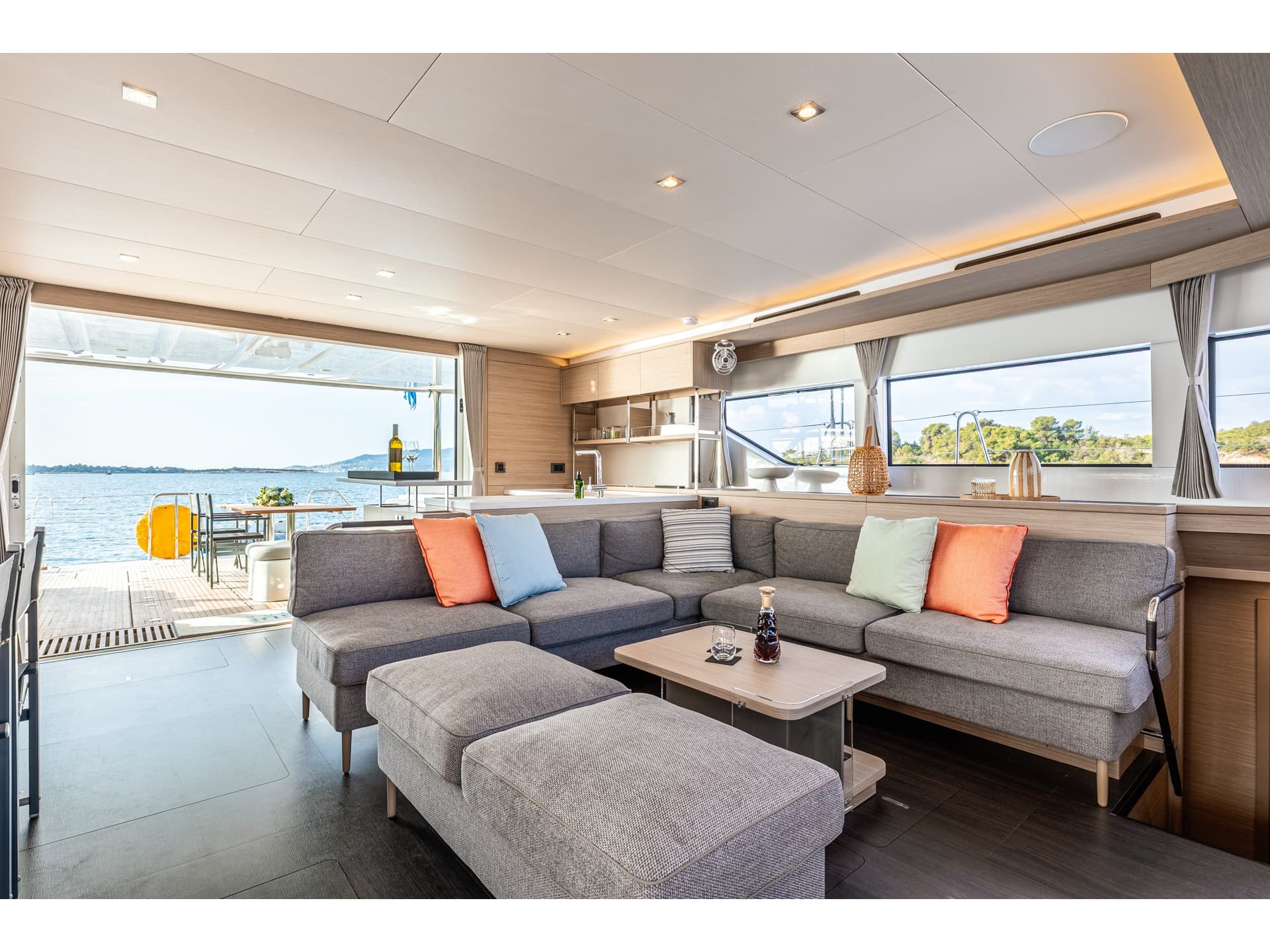 SUNNY DREAM (Fully Crewed)