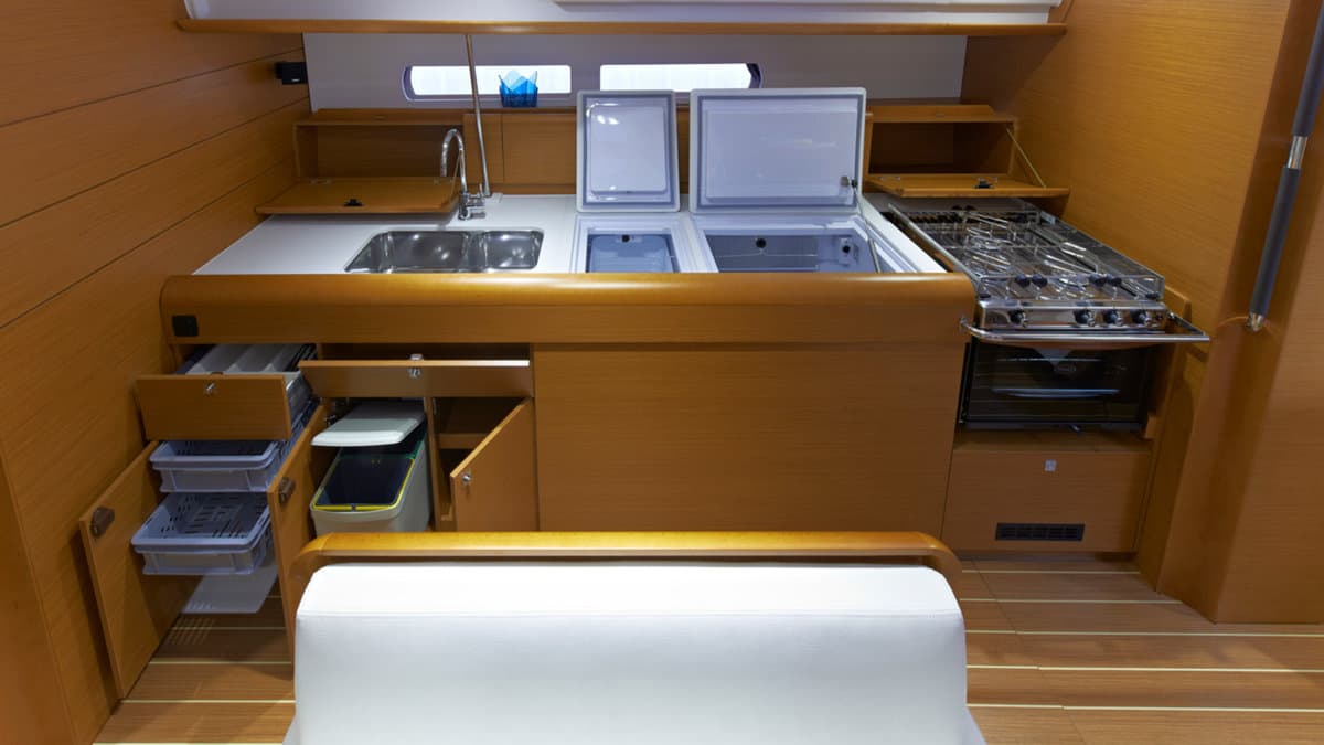 Sunsail 464 Premium Plus