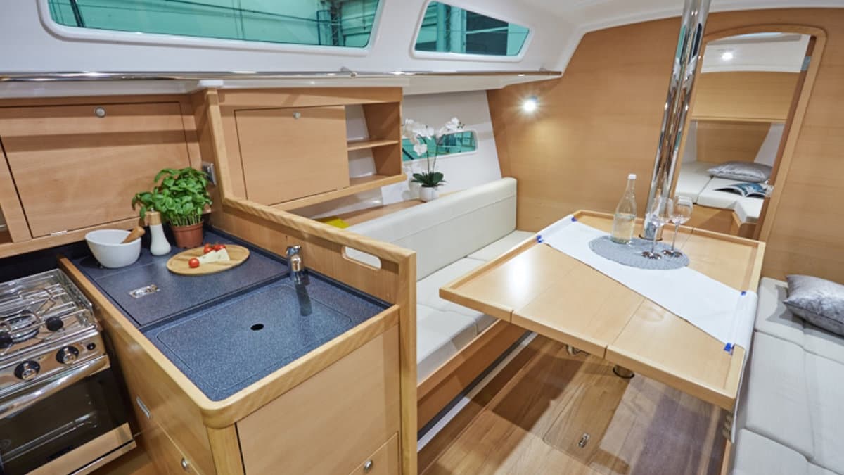 Sunsail Sun Odyssey 319 Classic