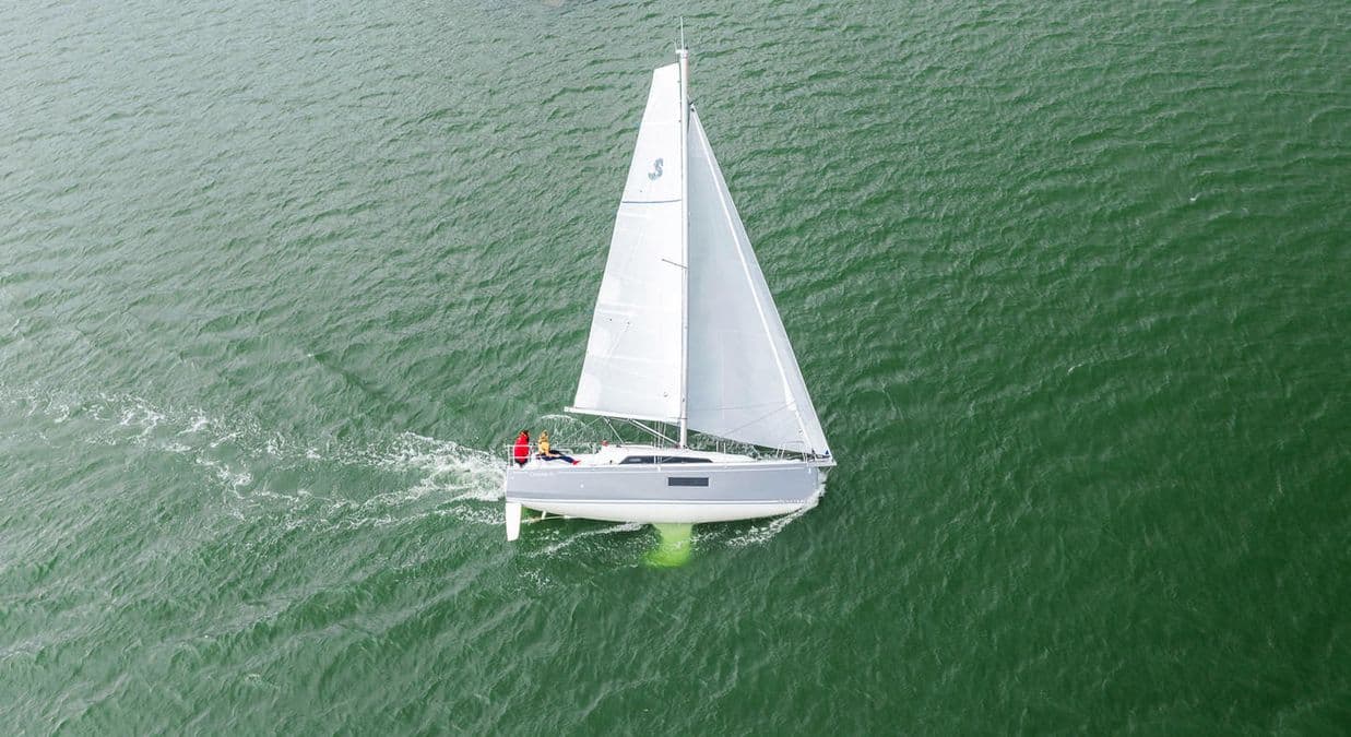 Moorings Oceanis 30.1 Club