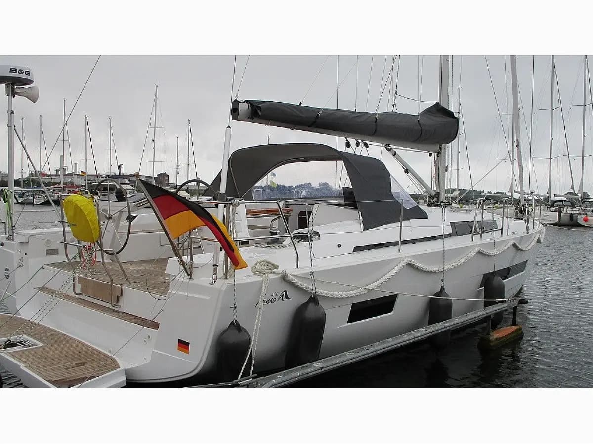 Four (Hanse 460)