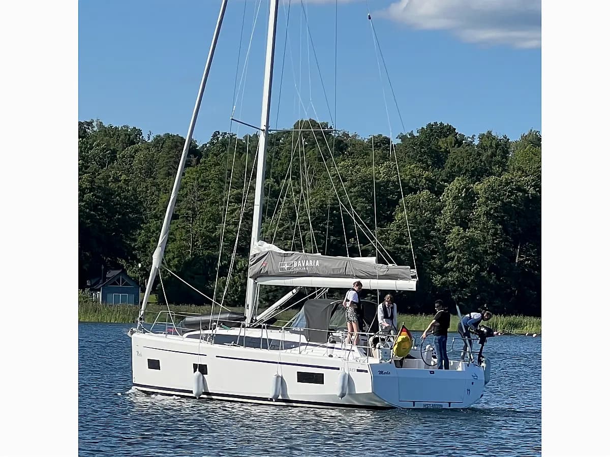 Eleven (Bavaria C38)